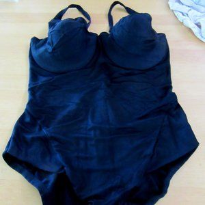 Black full figure body suit shaper - size 36D - wired bustline